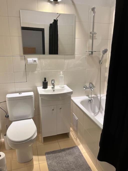 Cute Apartment In The Old Town Bratislava Bagian luar foto